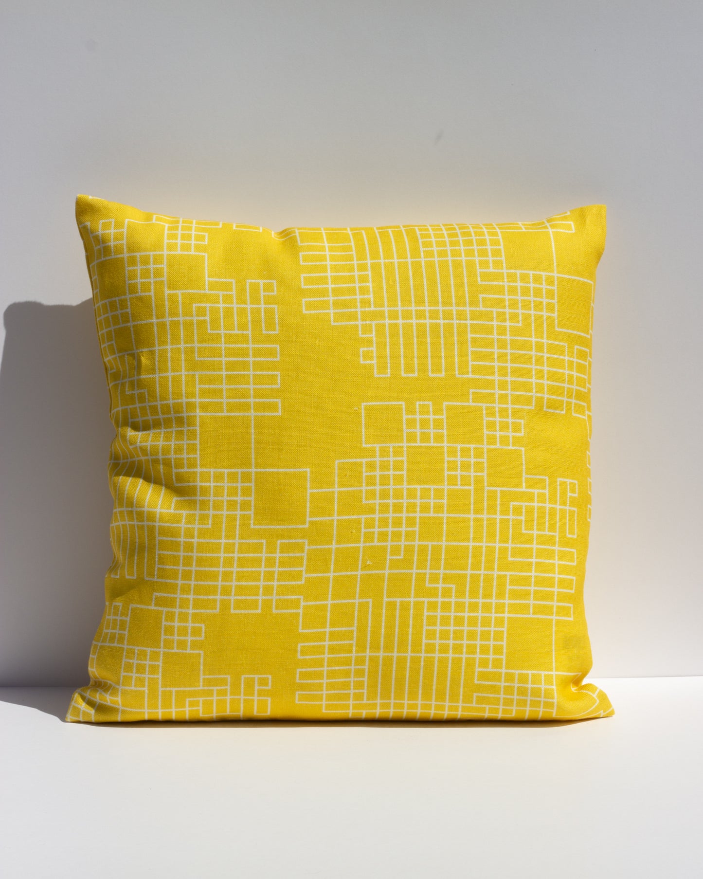 Margot & Me | Home Collection 2020 | KissenhĂĽlle Line, Leinen 40x40cm |Â RĂĽckseite