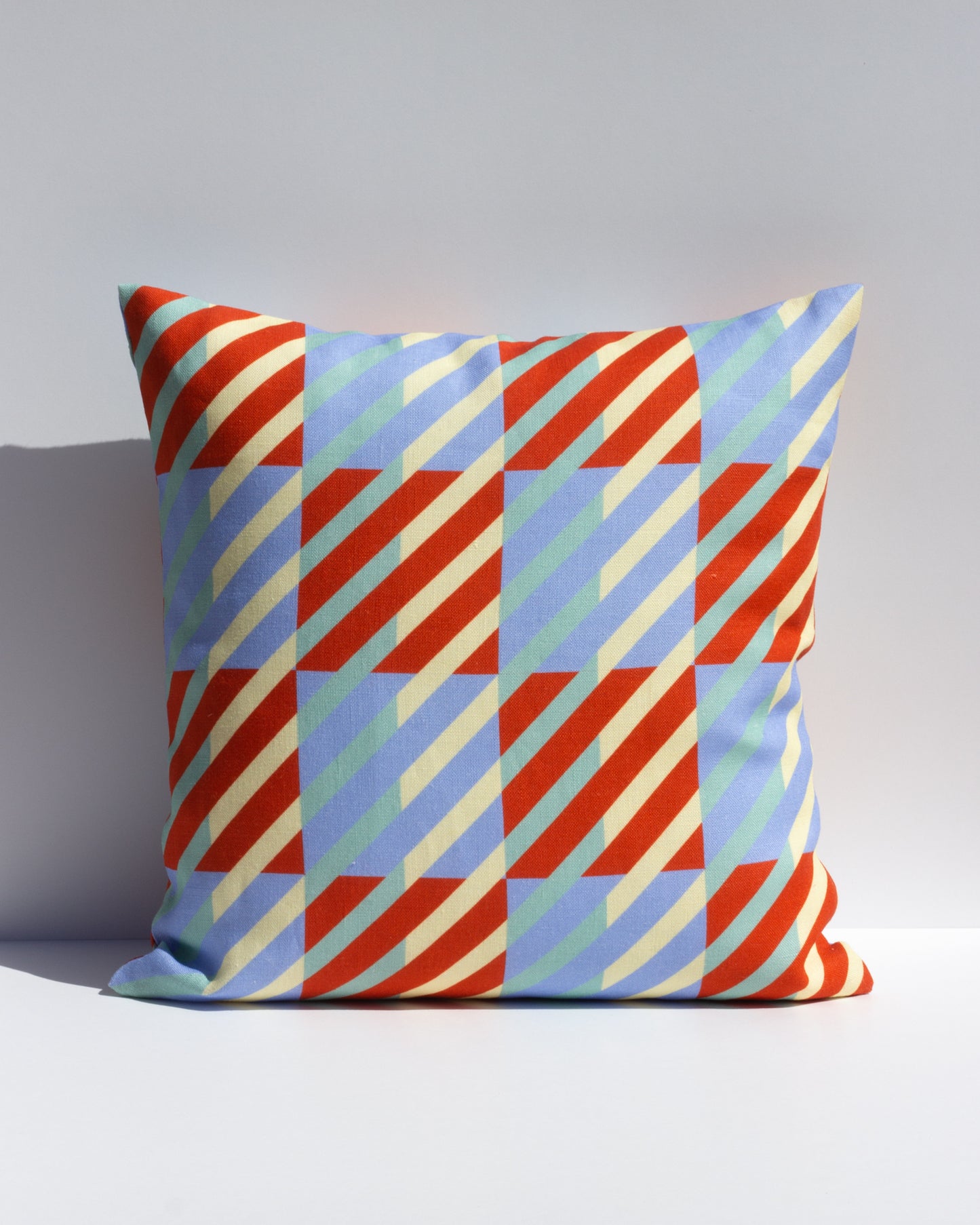 Margot & Me | Home Collection 2020 | KissenhĂĽlle Shade, Leinen 40x40cm |Â Vorderseite