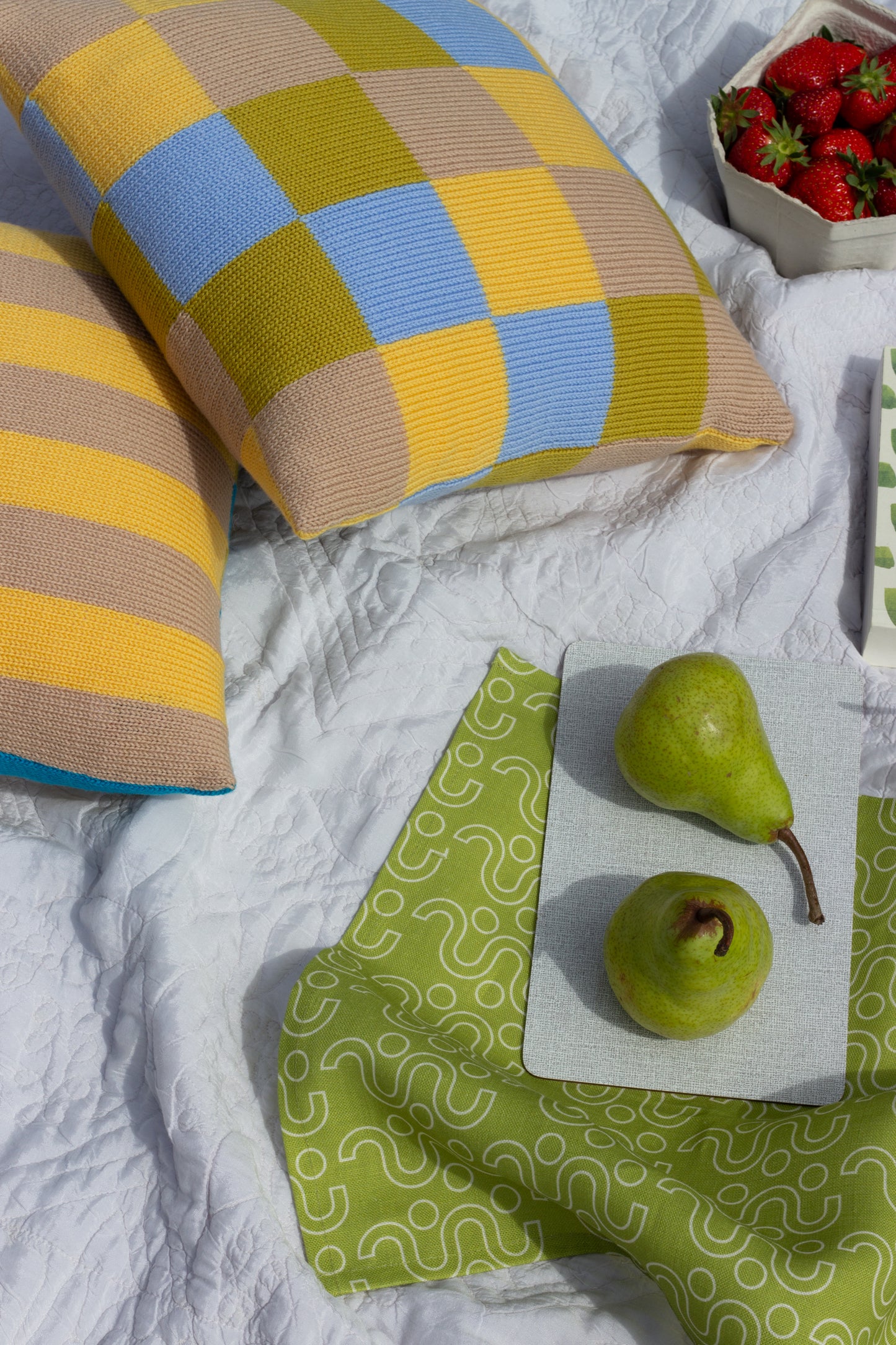 Margot & Me |Â Home-Collection 2020 |Â Lookbook |Â Strickkissen Stripes