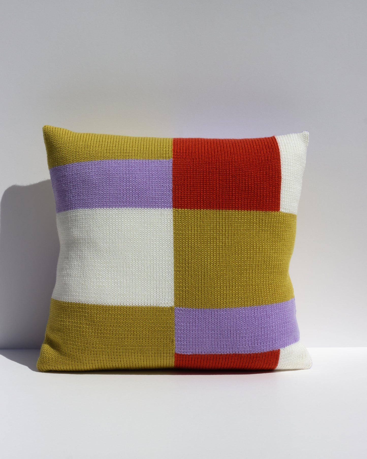 Margot & Me | Home Collection 2020 | Strickkissen Blocks aus Merinowolle 35x35cm | Rückseite