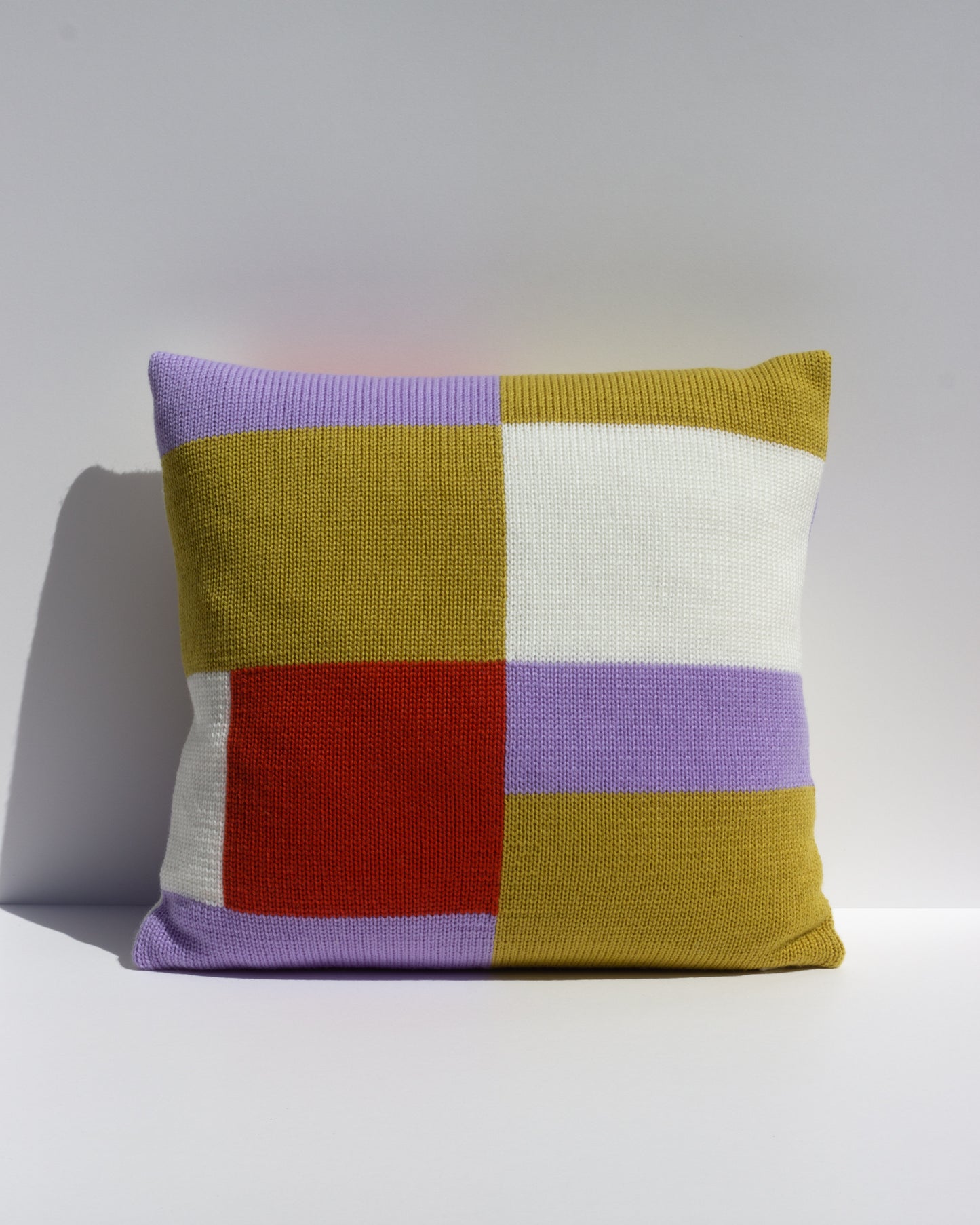 Margot & Me | Home Collection 2020 | Strickkissen Blocks aus Merinowolle 35x35cm |Â Vorderseite
