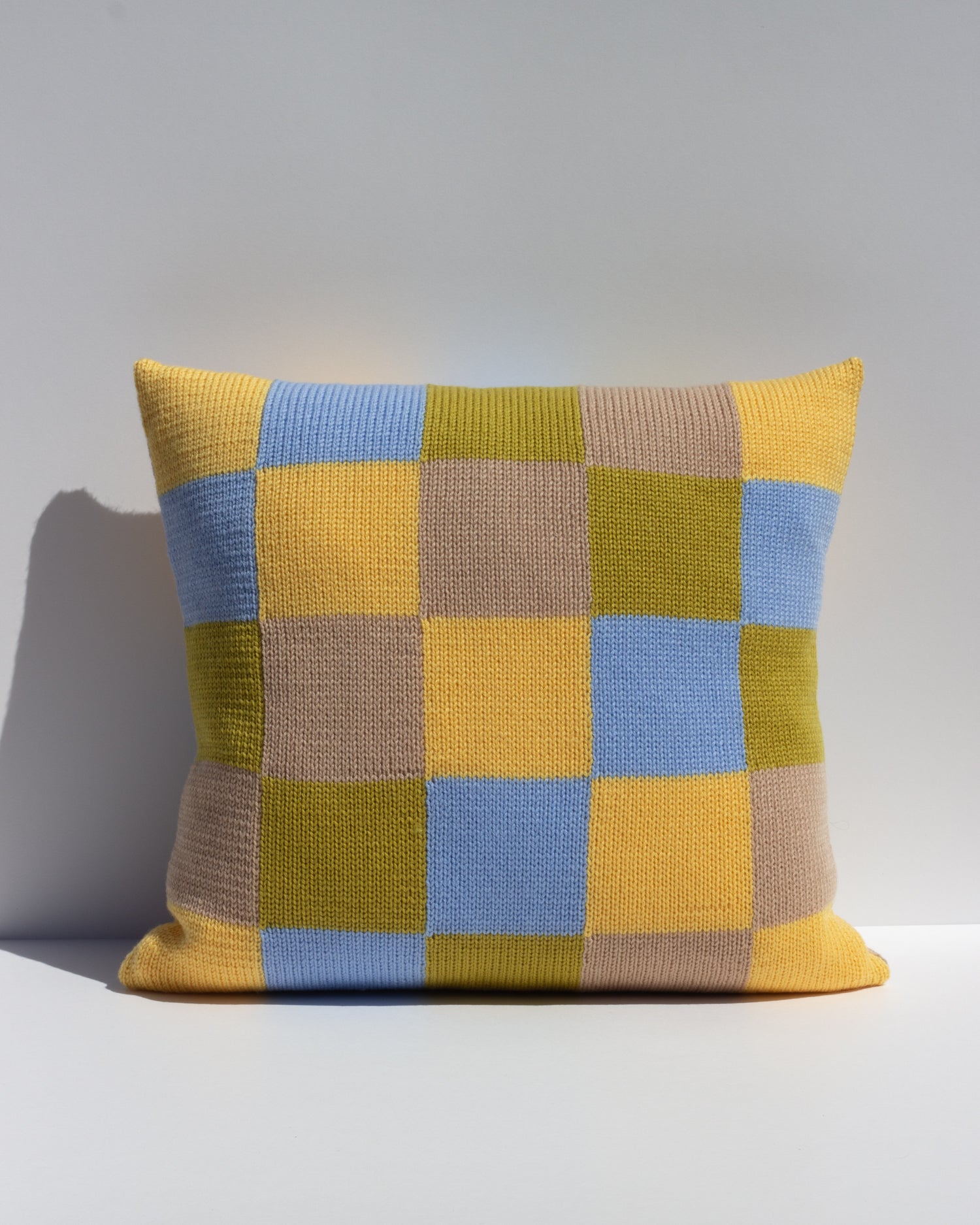 Margot & Me | Home Collection 2020 | Strickkissen Harmony aus Merinowolle 35x35cm | Rückseite