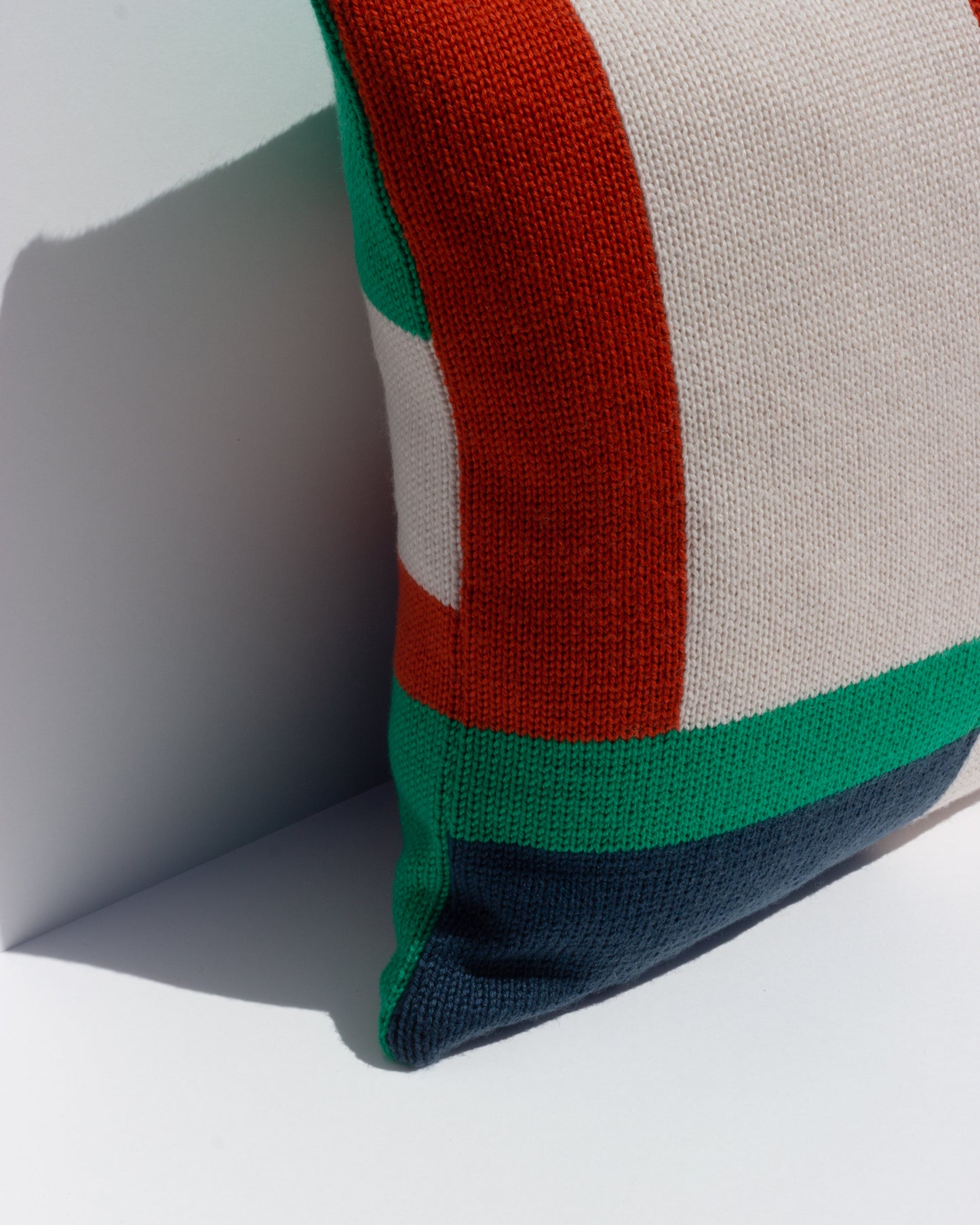 Margot & Me | Home Collection 2020 | Strickkissen Max aus Merinowolle 35x35cm |Â Detail
