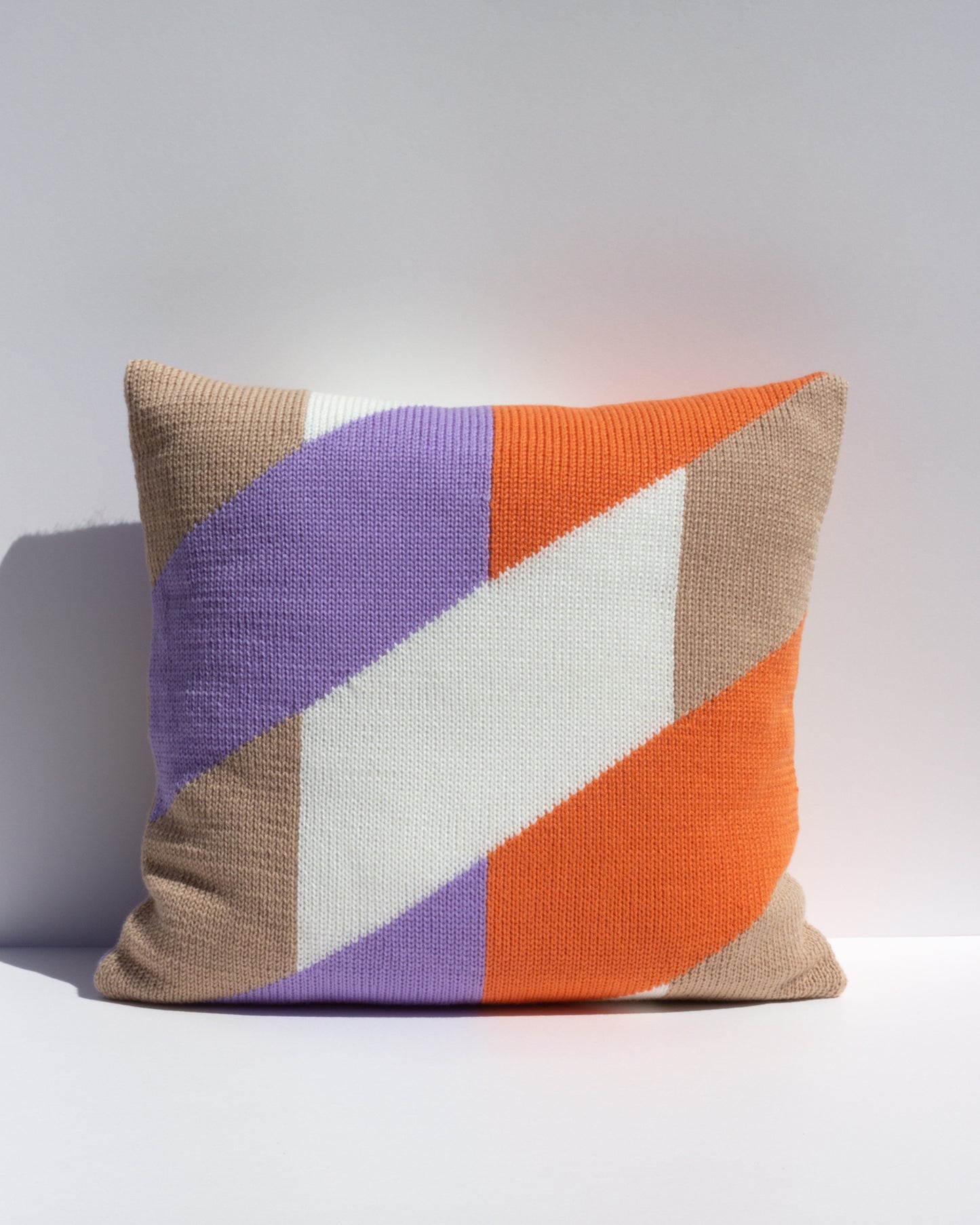 Margot & Me | Home Collection 2020 | Strickkissen Shade aus Merinowolle 35x35cm |Â Vorderseite