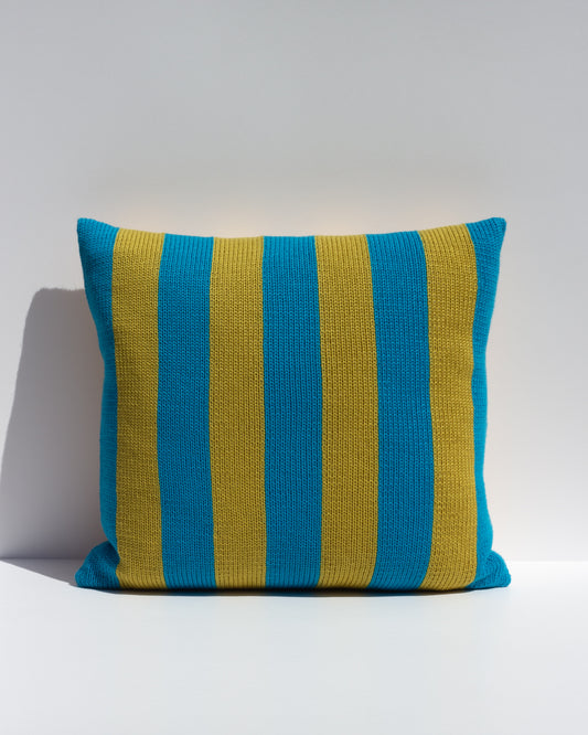 Margot & Me | Home Collection 2020 | Strickkissen Stripes aus Merinowolle 35x35cm | Vorderseite