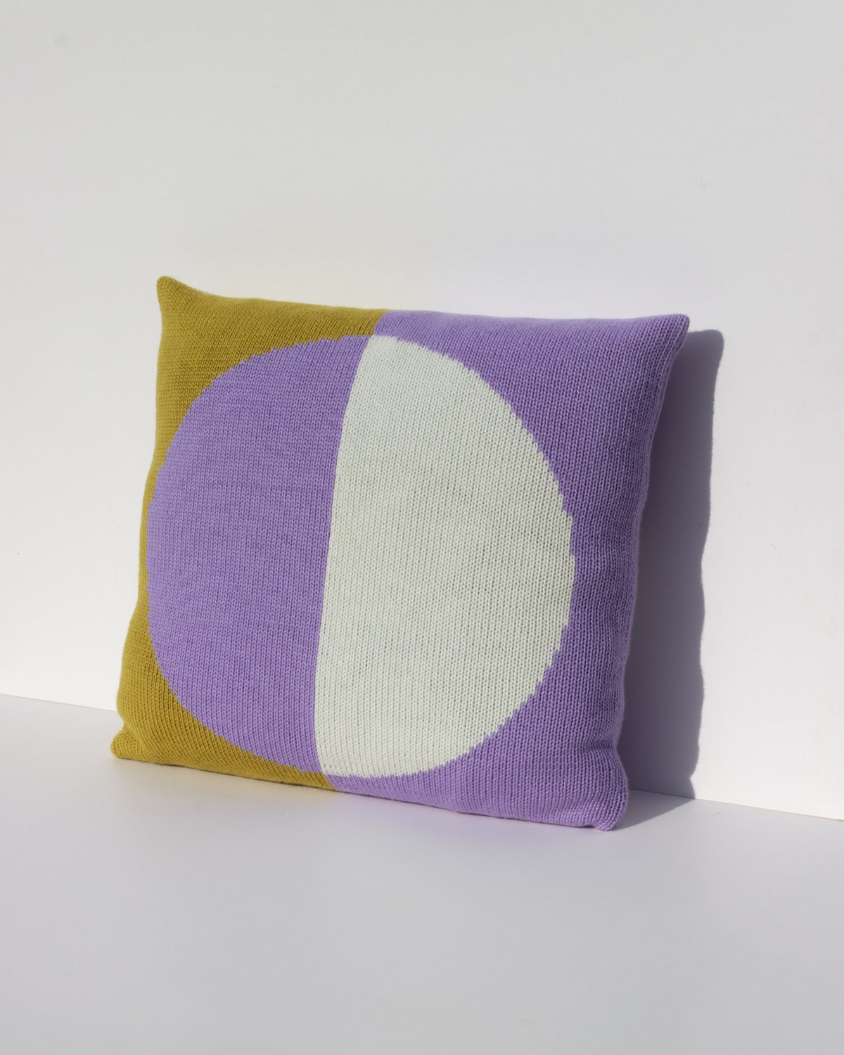 Knitted Cushion Eclipse (35x35cm)