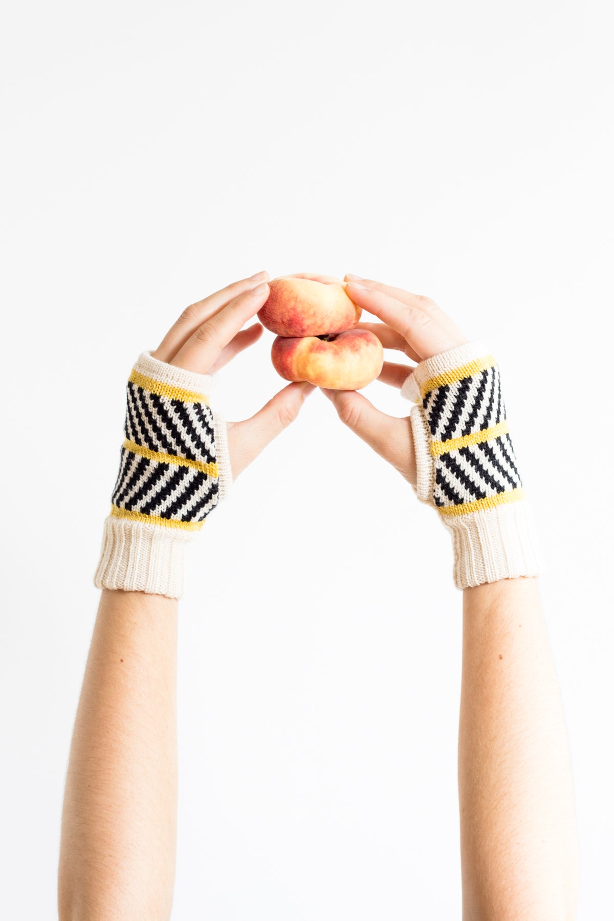 MARGOT & ME | Candyland A/W-2016 - Short Mittens Lizzie