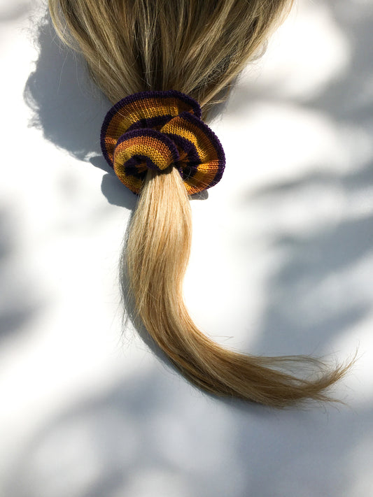 MARGOT & ME | Sommer-Accessoires - Scrunchie Mustard - Bunt gestreiftes Zopfband